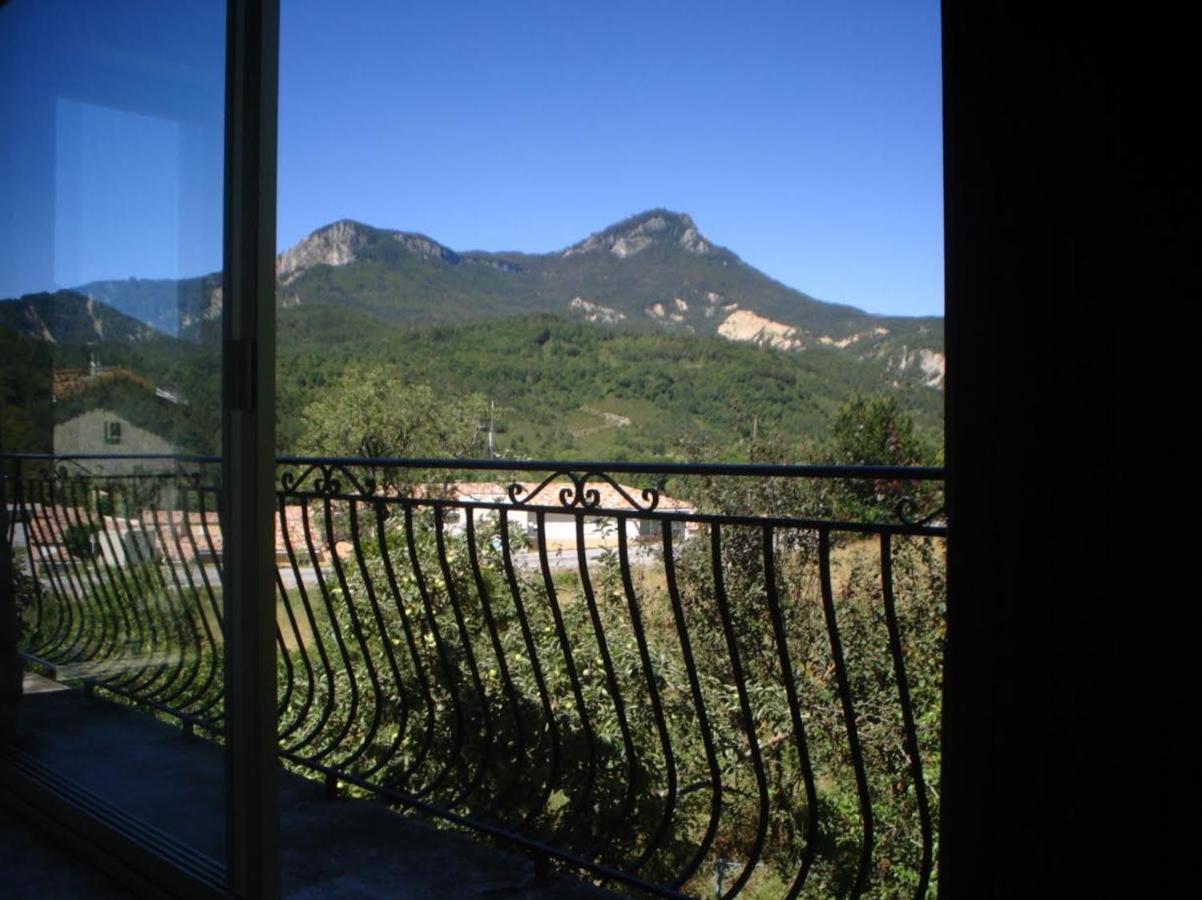 Bnb Castellane Chambre D'Hotes B&B Bagian luar foto