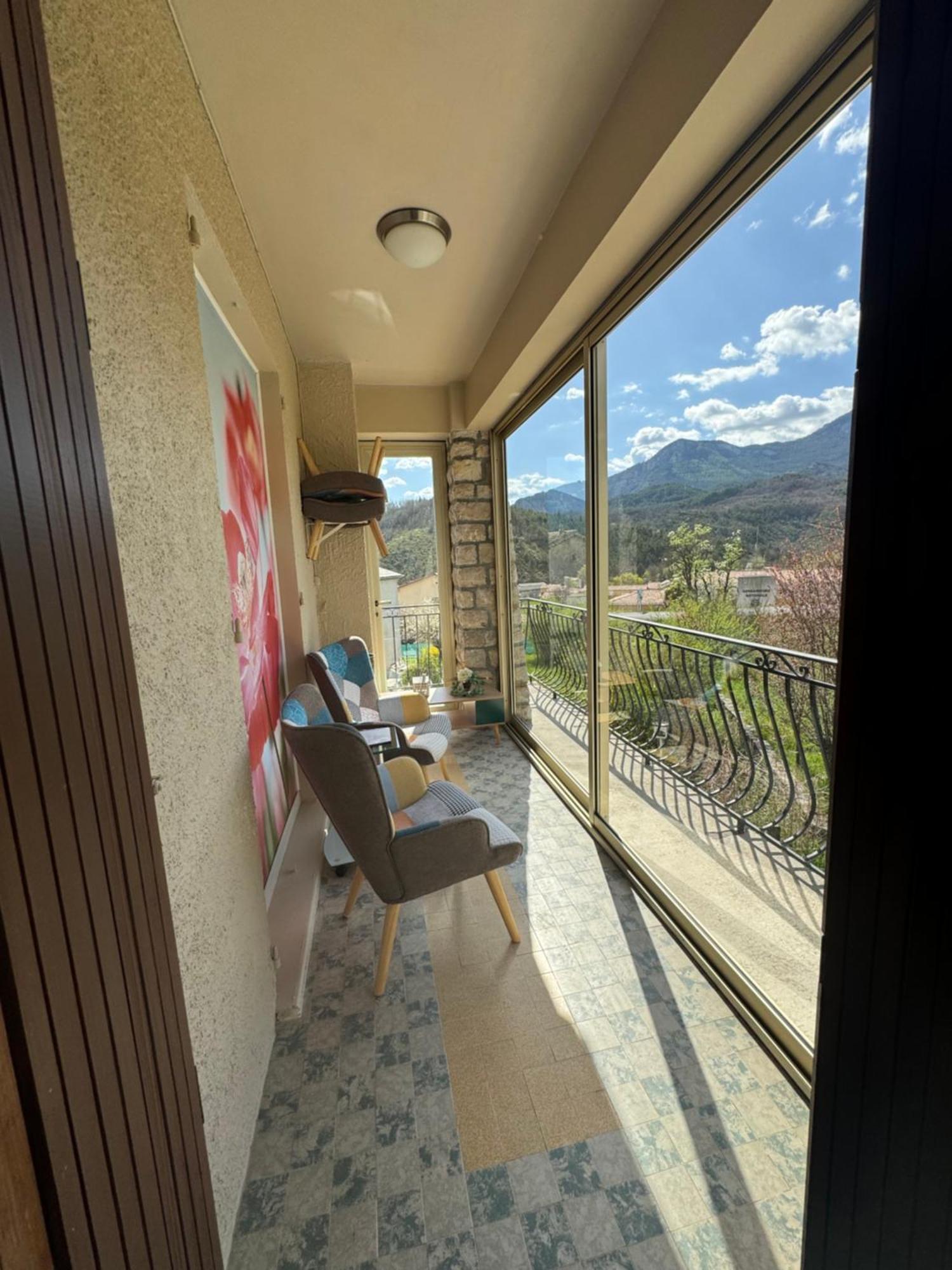 Bnb Castellane Chambre D'Hotes B&B Bagian luar foto