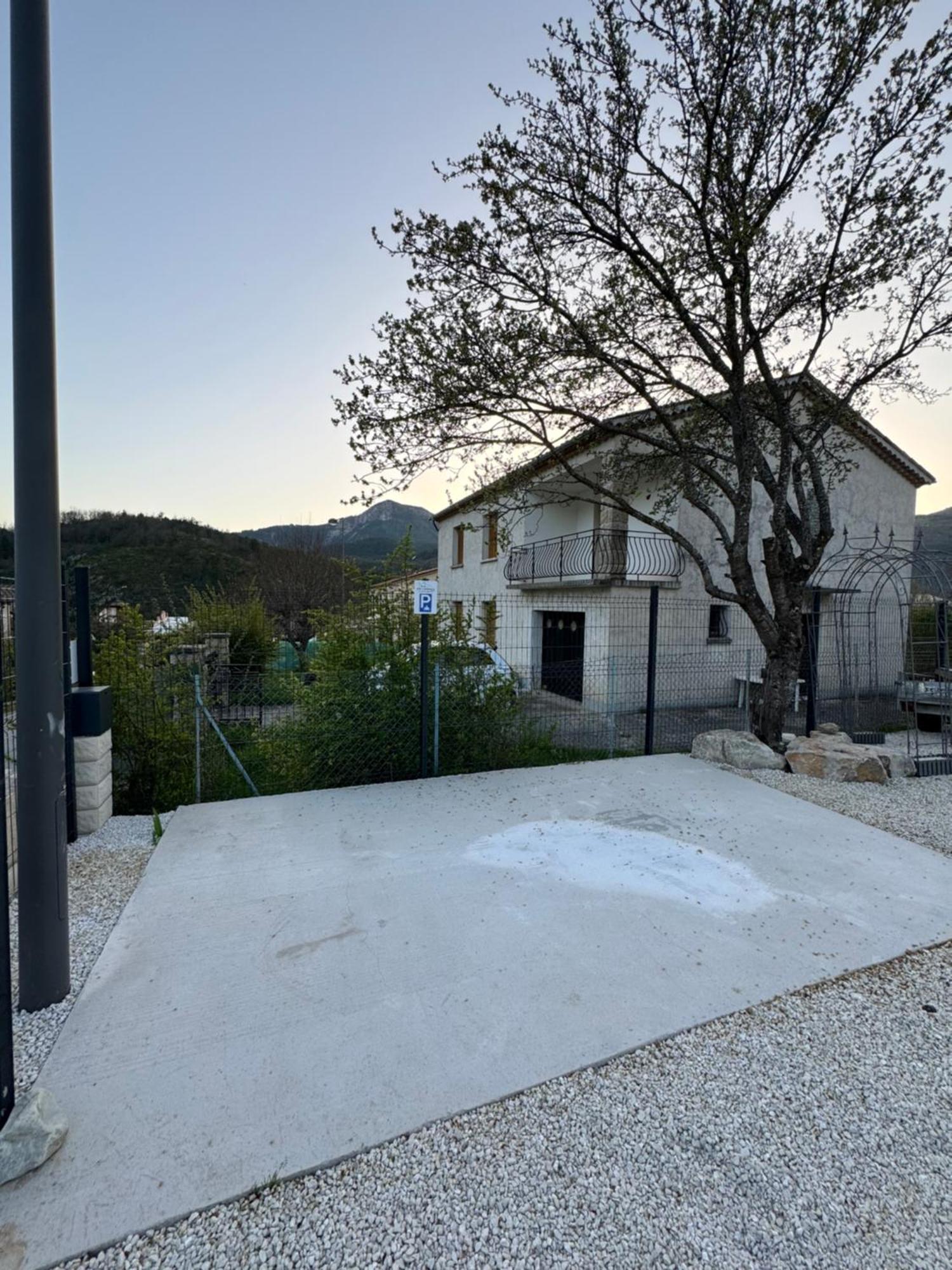 Bnb Castellane Chambre D'Hotes B&B Bagian luar foto