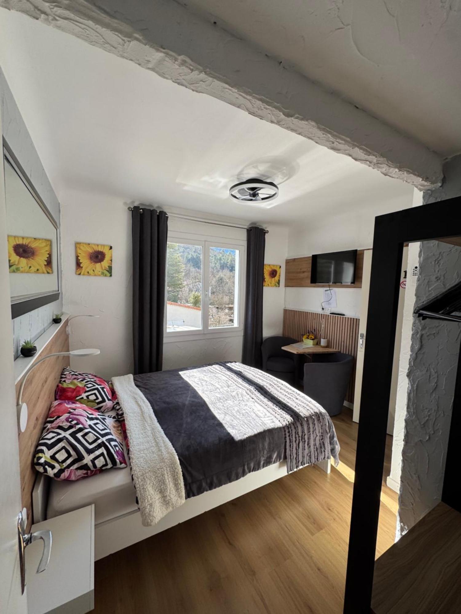 Bnb Castellane Chambre D'Hotes B&B Bagian luar foto